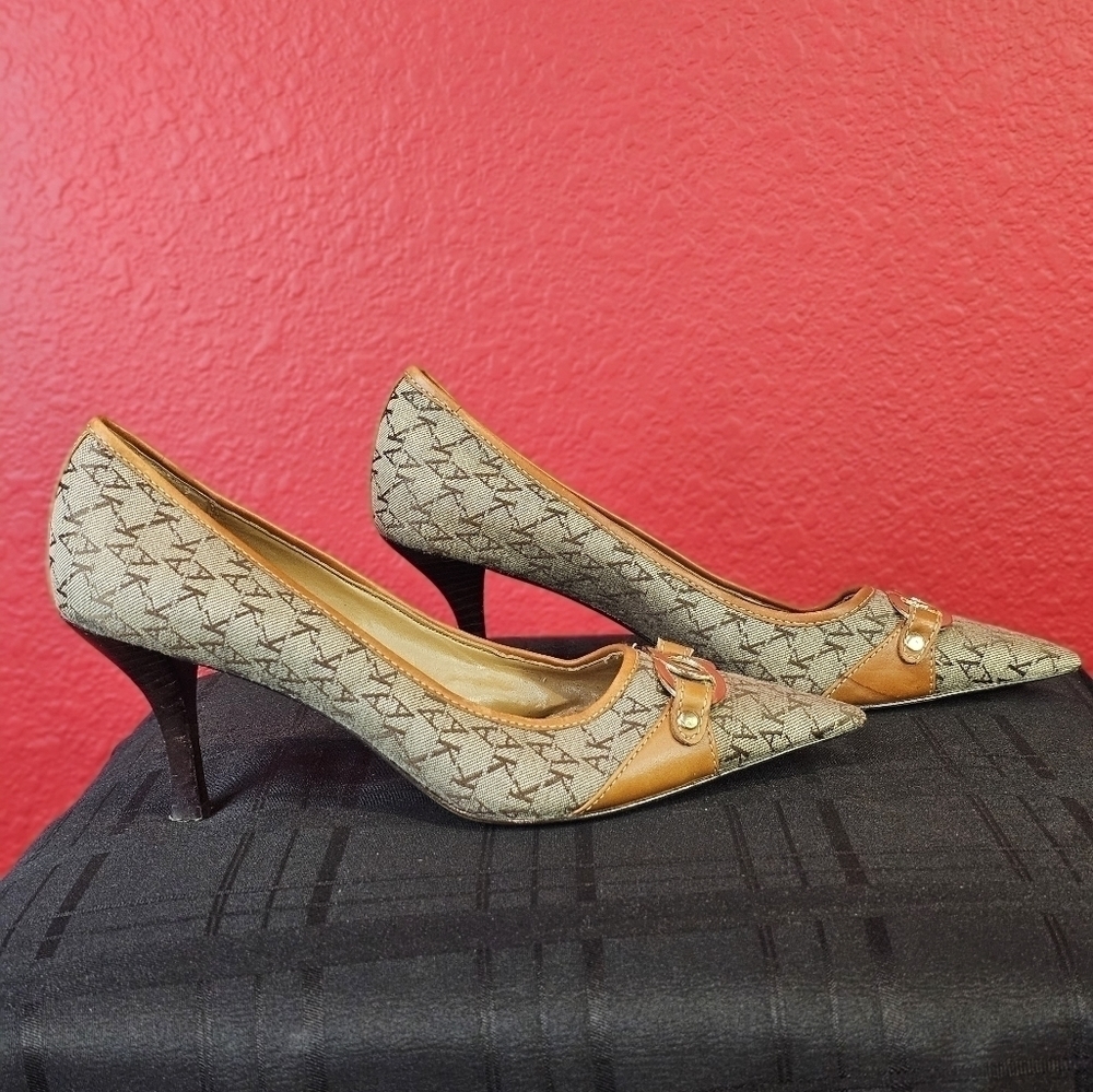Anne Klein Pointy Toe Heels - Picture 4 of 8